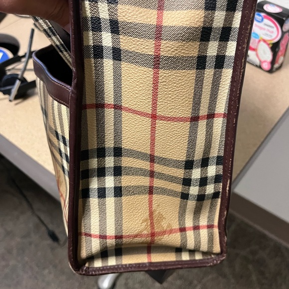 Burberry Tote - Picture 4 of 6